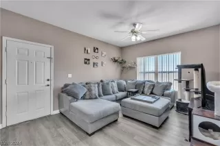 Photo #6: 2598240 Listing