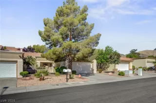 Photo #4: 2598256 Listing