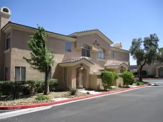 Photo #1: 2598261 Listing 