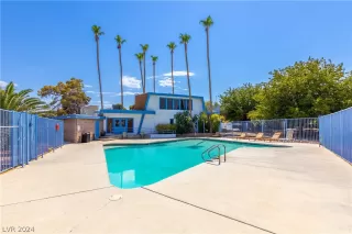 Photo #1: 2598271 Listing 