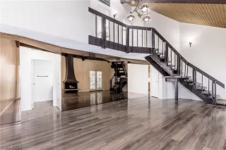 Photo #2: 2598271 Listing 