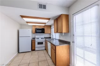 Photo #3: 2598271 Listing 