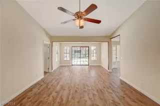 Photo #2: 2598300 Listing 