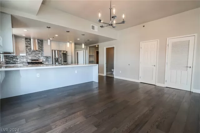 MLS: 2598308 Condo For Sale