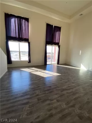 Photo #2: 2598314 Listing 