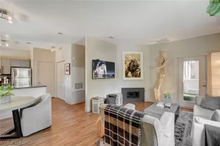 Photo #2: 2598324 Listing