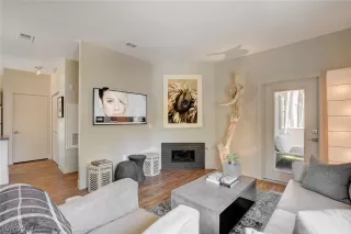 Photo #4: 2598324 Listing