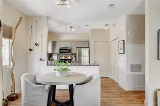 Photo #5: 2598324 Listing