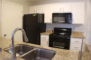 Photo #4: 2598327 Listing 