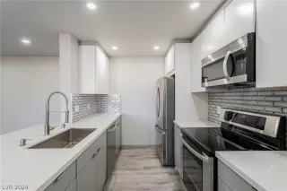 Photo #1: 2598332 Listing 