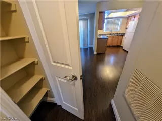 Photo #2: 2598348 Listing 