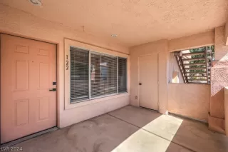 Photo #2: 2598377 Listing