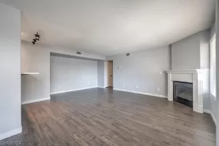 Photo #5: 2598377 Listing