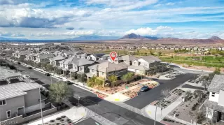 Photo #1: 2598381 Listing