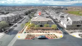 Photo #2: 2598381 Listing