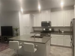 Photo #2: 2598389 Listing 