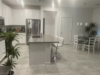 Photo #3: 2598389 Listing 