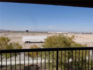 Photo #3: 2598453 Listing 