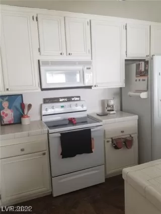 Photo #6: 2598466 Listing 