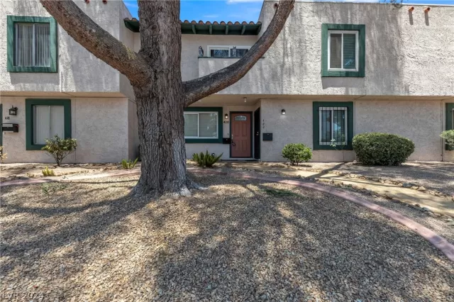 MLS: 2598469 Condo For Sale