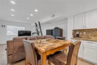 Photo #6: 2598469 Listing