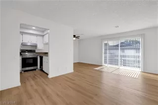 Photo #3: 2598474 Listing