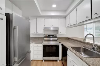 Photo #6: 2598474 Listing