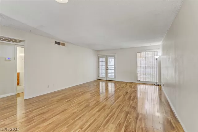 MLS: 2598517 Condo For Sale