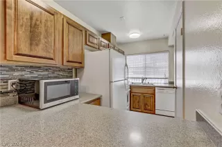 Photo #2: 2598517 Listing