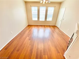 Photo #5: 2598534 Listing