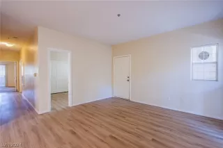 Photo #2: 2598541 Listing