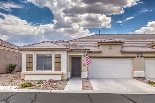 MLS: 2598551 Condo For Sale