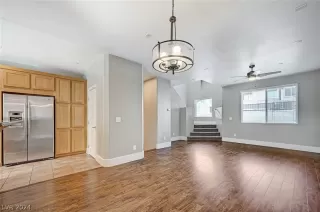 Photo #6: 2598555 Listing