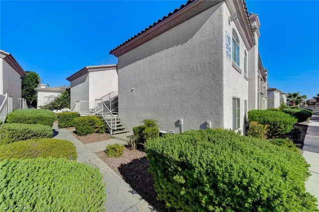 MLS: 2598560 Condo For Sale