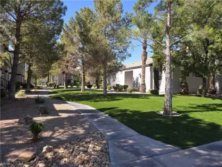 Photo #5: 2598586 Listing