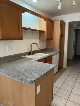 Photo #2: 2598588 Listing 