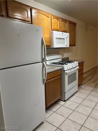 Photo #3: 2598588 Listing 