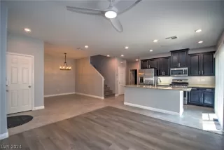 Photo #2: 2598597 Listing 