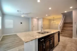 Photo #4: 2598597 Listing 