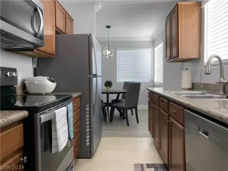 Photo #2: 2598615 Listing 