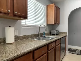 Photo #3: 2598615 Listing 