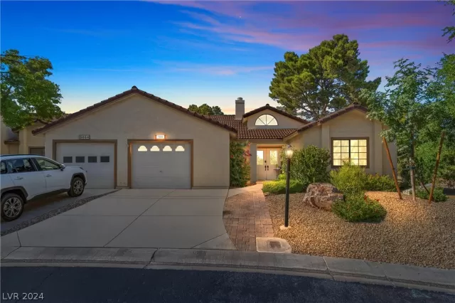 MLS: 2598633 Condo For Sale