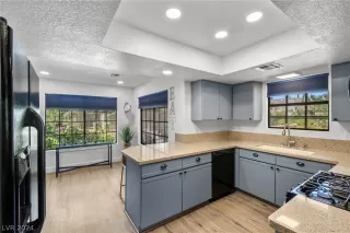 Photo #3: 2598633 Listing 