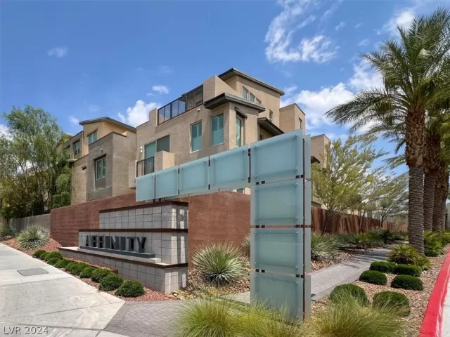 MLS: 2598659 Condo For Sale