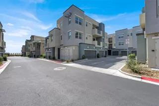 Photo #4: 2598659 Listing