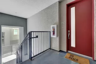 Photo #6: 2598659 Listing