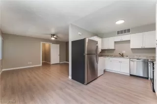 Photo #4: 2598660 Listing 