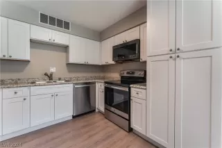 Photo #6: 2598660 Listing 
