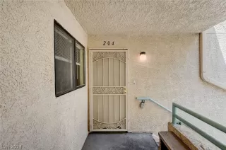 Photo #1: 2598664 Listing 