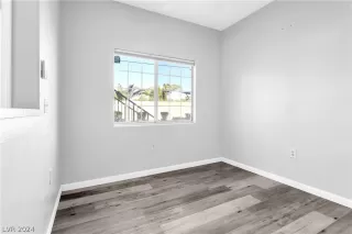 Photo #4: 2598667 Listing